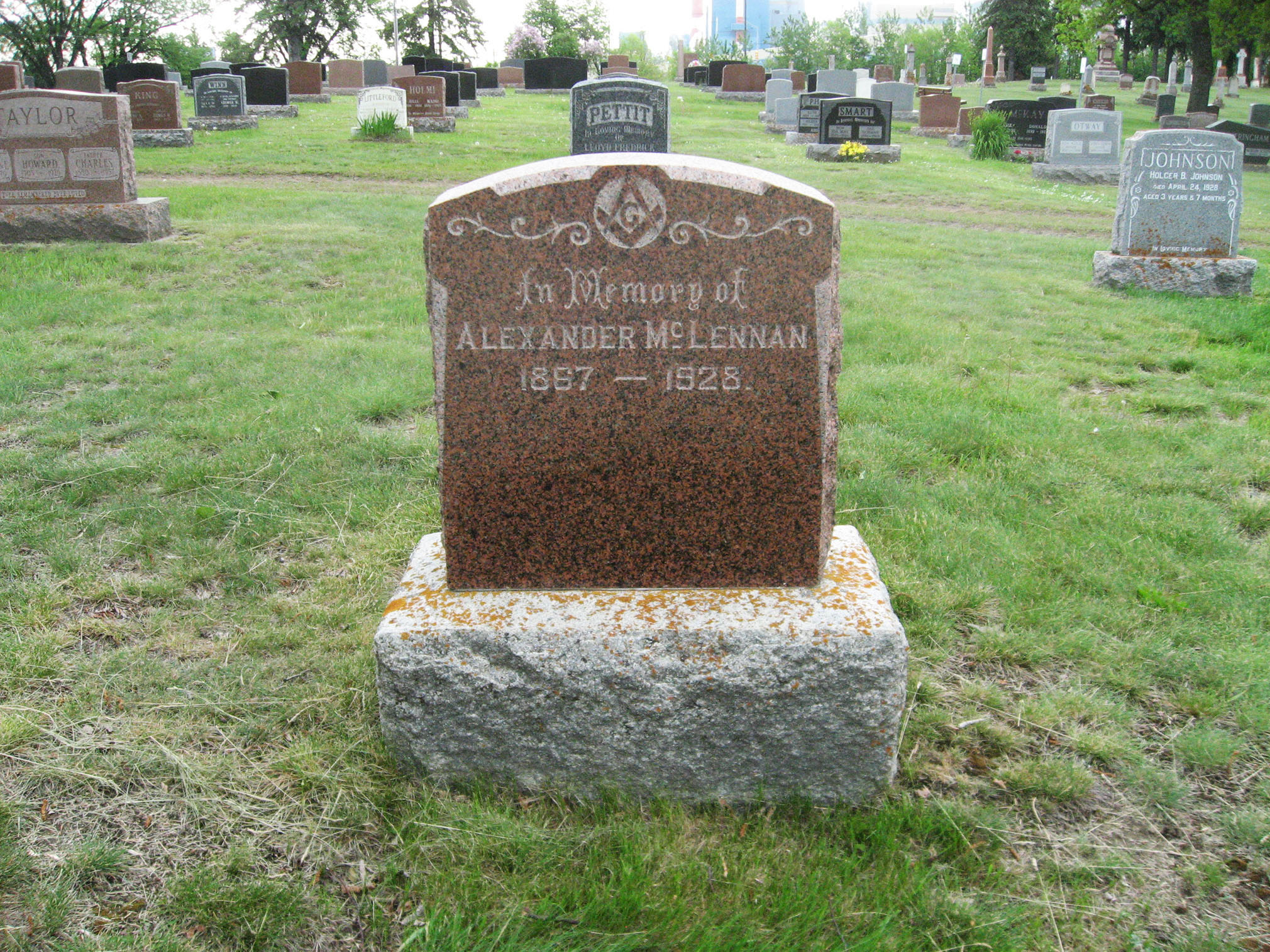 Photo of headstones/Alexander McLennan d1928 hdstn Thunder Bay MtnViewONcem